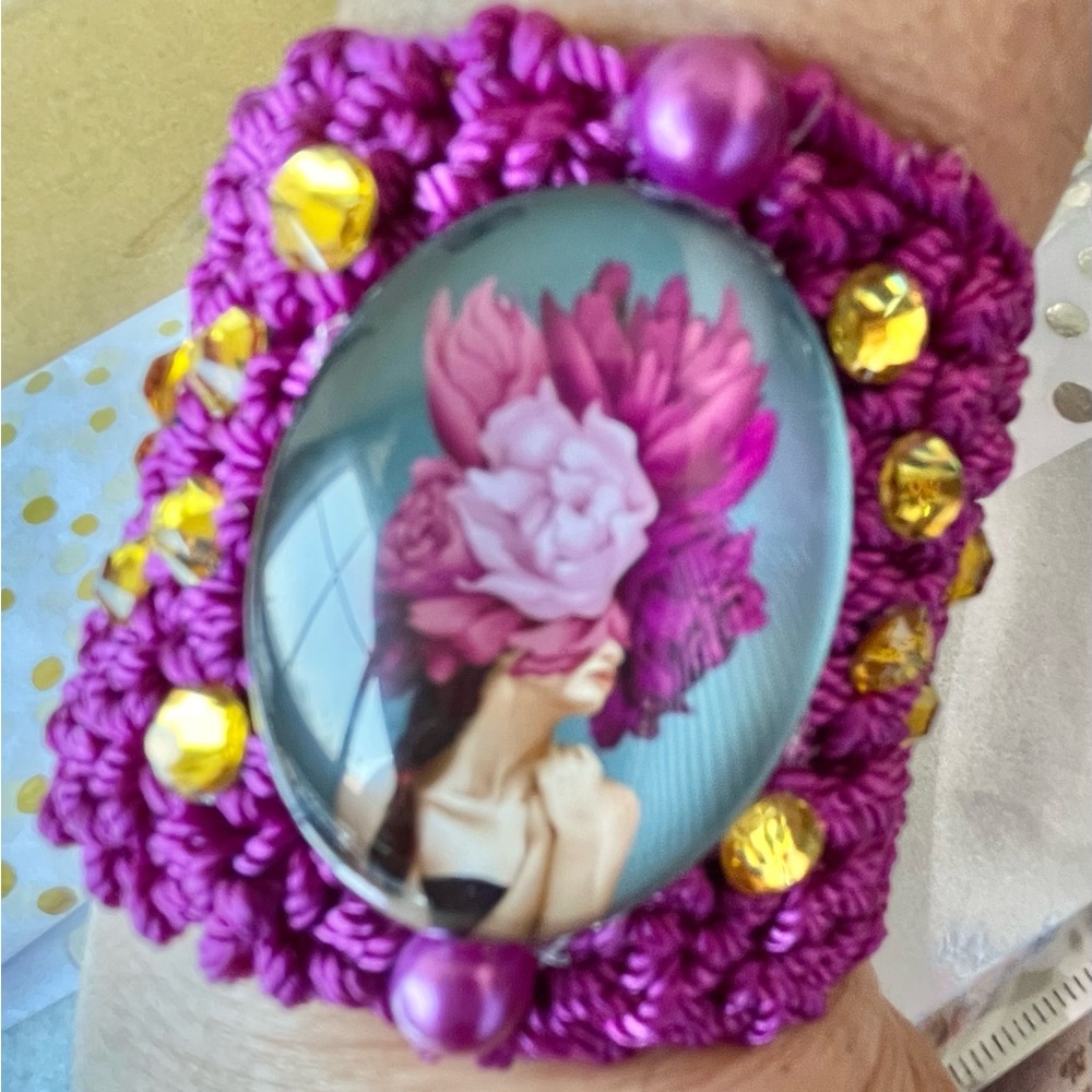 Hand Knits 2 Love Bracelet Woman Flowers Cabochon Crystals Beads Designer Chic